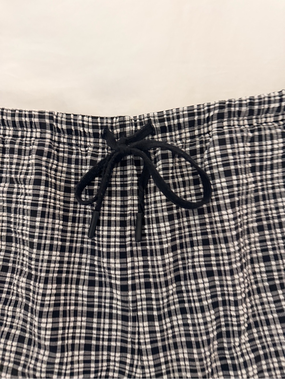 Lululemon Seersucker Check Mid-Rise Pull On 3” shorts women’s XL - Picture 9 of 12